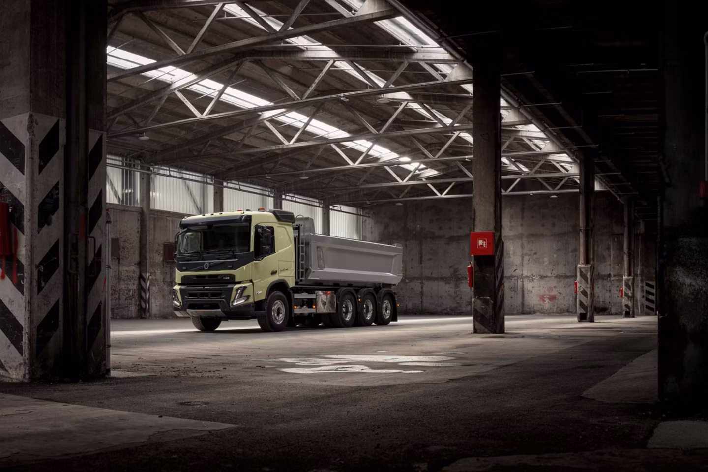 VOLVO FMX-460 8X4