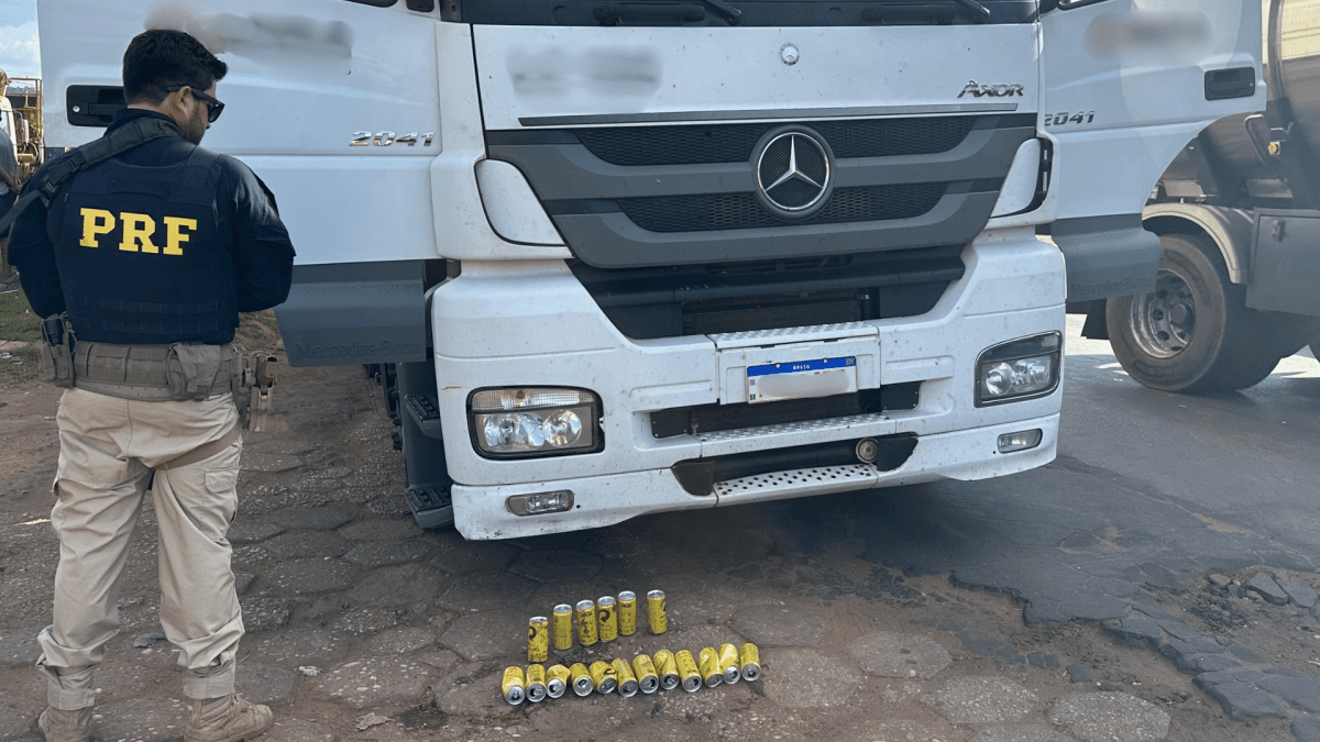 PRF flagra caminhoneiro embriagado dirigindo carreta na BR-010