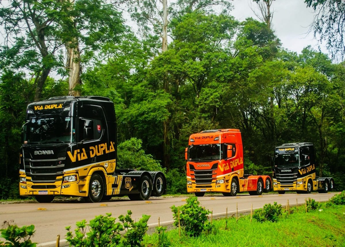 COM SALÁRIO DE R$ 10 MIL – Via Dupla Transportes tem vagas para motoristas carreteiros no Paraná