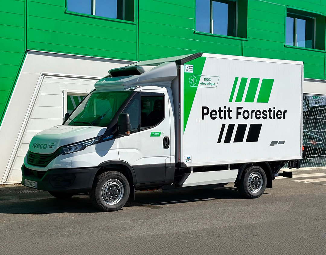 Grupo Petit Forestier comprou 300 unidades do Iveco eDaily totalmente elétrico