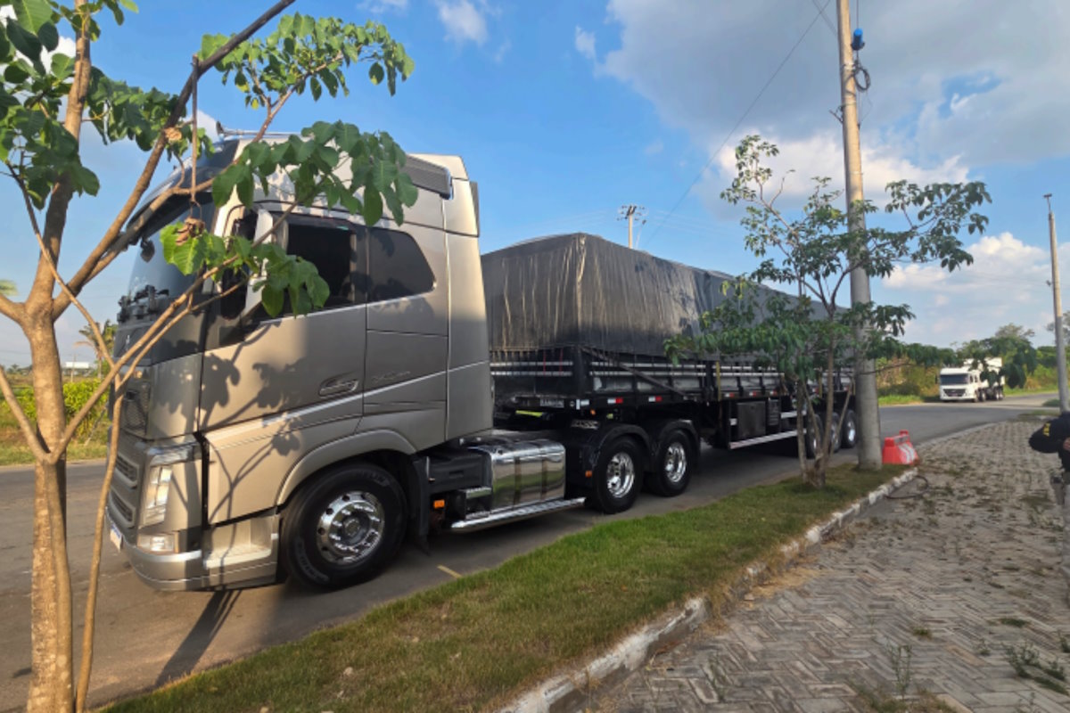 Carreta adulterada é flagrada pela PRF no Maranhão