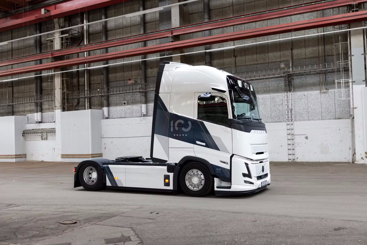 Image for Volvo apresenta série especial em comemoração ao centenário da marca