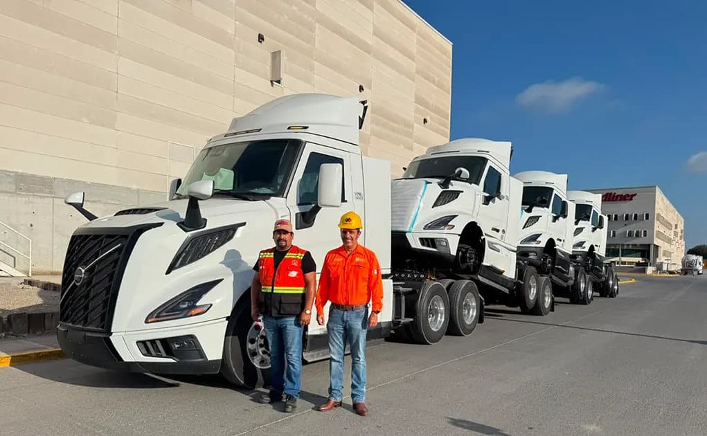 Image for Volvo inicia exportação de caminhões produzidos no México