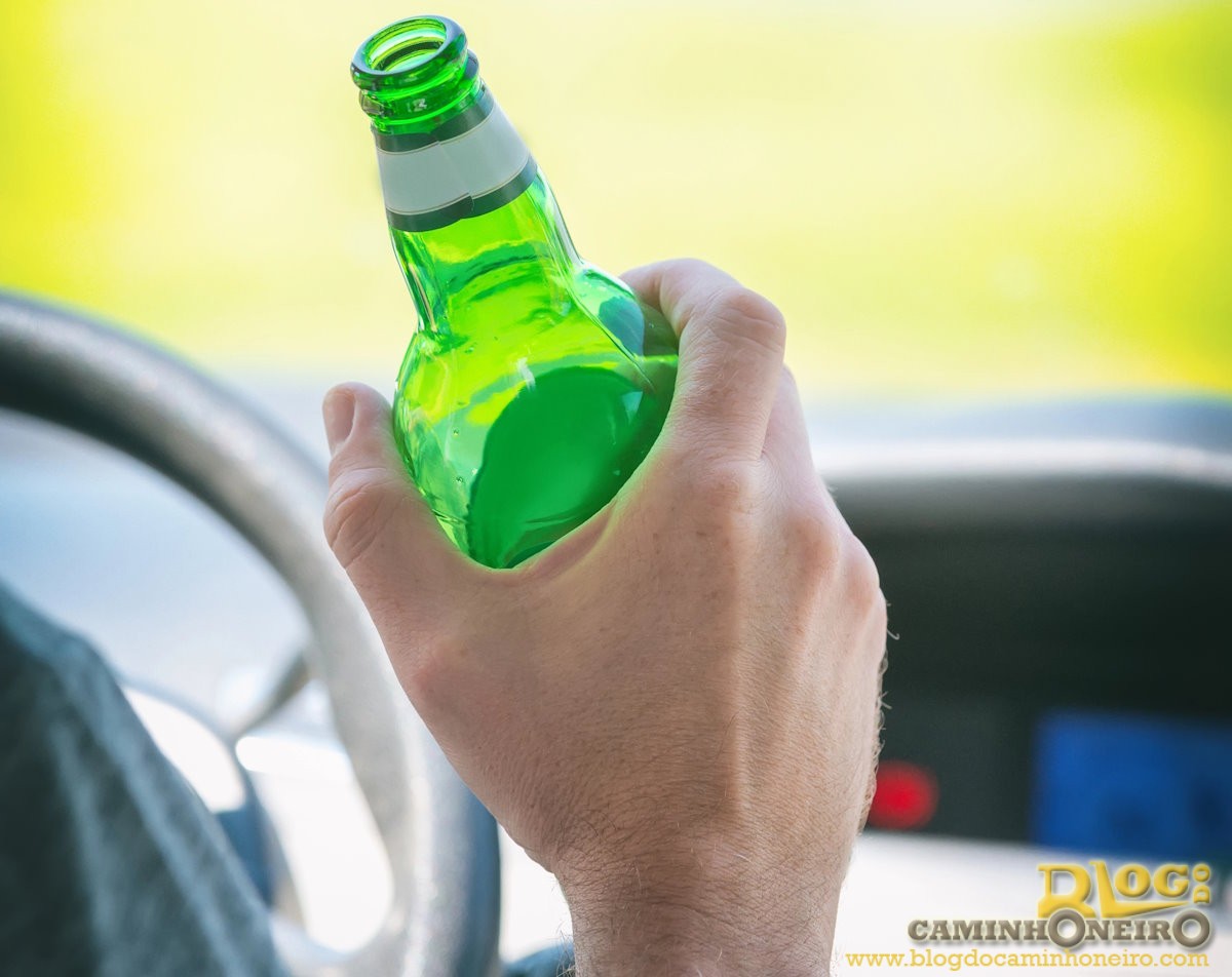 Image for Motorista de carreta preso em flagrante sob efeito de álcool tem justa causa mantida pela Justiça